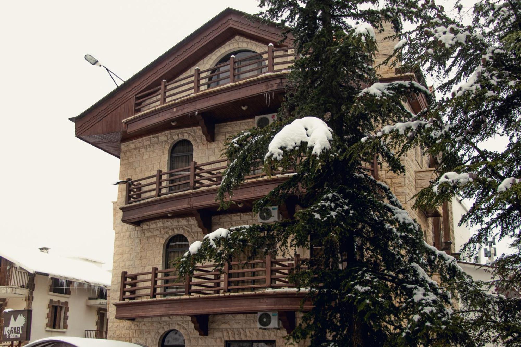 Merab Hotel Fārayyā Esterno foto