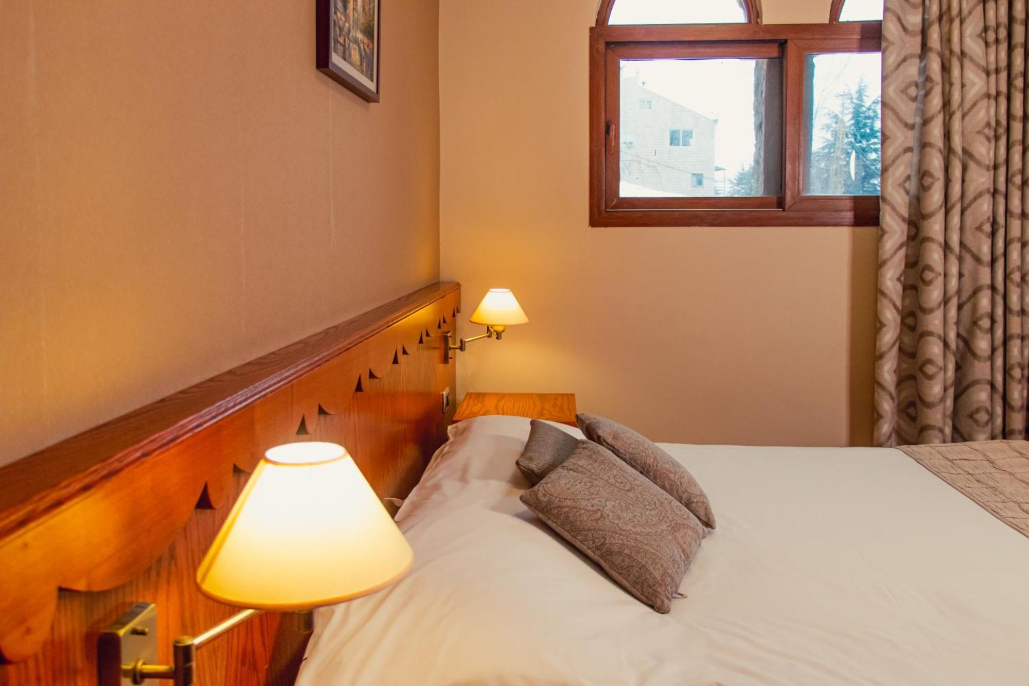 Merab Hotel Fārayyā Esterno foto